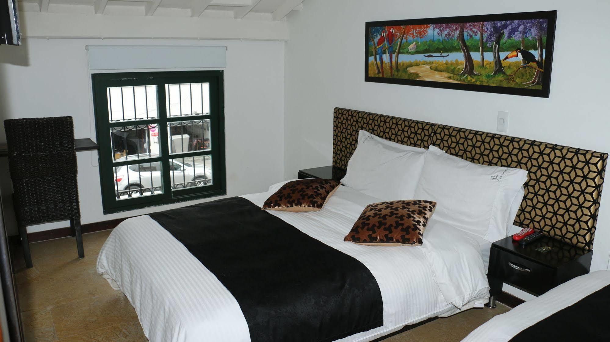 Ayenda La Tua Casa Hotel Bogota Bagian luar foto