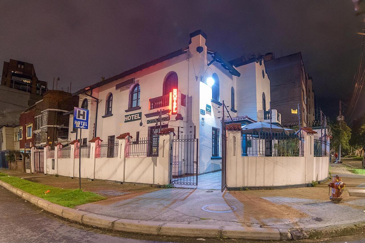 Ayenda La Tua Casa Hotel Bogota Bagian luar foto